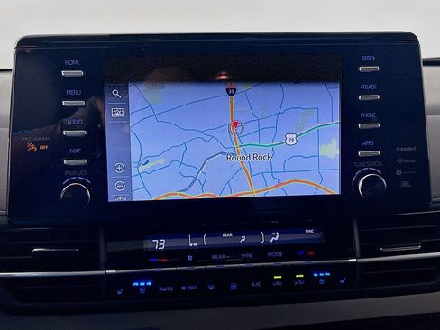 Used 2021 Toyota Sienna Limited image 13