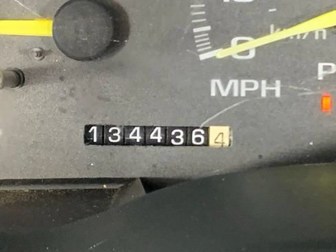 Used 1997 Chevrolet Silverado 1500 4x4 Regular Cab w/ Cold-Climate Pkg image 18