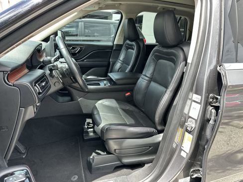 Used 2023 Lincoln Aviator Reserve AWD/4WD image 3