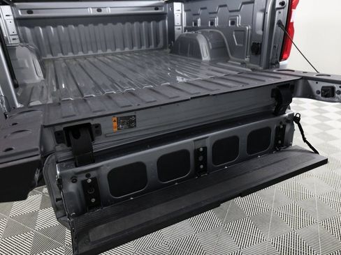 Used 2025 Chevrolet Silverado 1500 LT Trail Boss w/ Convenience Package II image 8