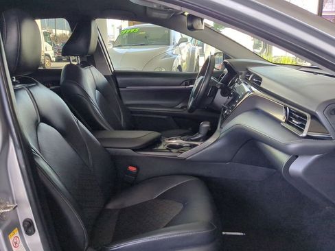 Used 2019 Toyota Camry XSE image 30