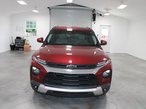 Used 2022 Chevrolet TrailBlazer LT FWD image 3