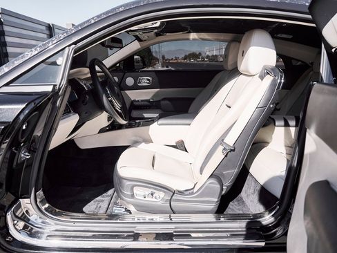 Used 2015 Rolls-Royce Wraith image 29