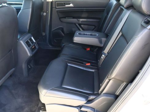 Used 2018 Volkswagen Atlas SE w/ R-Line Package image 18