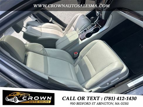 Used 2017 Acura TLX w/ Technology Package FWD image 11