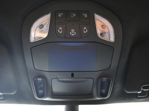 Used 2025 Chrysler Pacifica Pinnacle w/ Trailer Tow Group FWD image 34