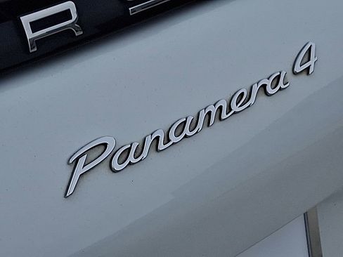Used 2019 Porsche Panamera 4 image 31