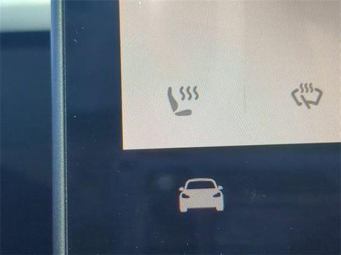 Used 2024 Tesla Model Y Long Range image 23