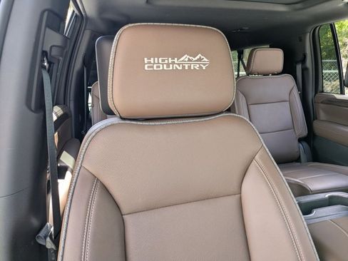 Used 2024 Chevrolet Suburban High Country image 13