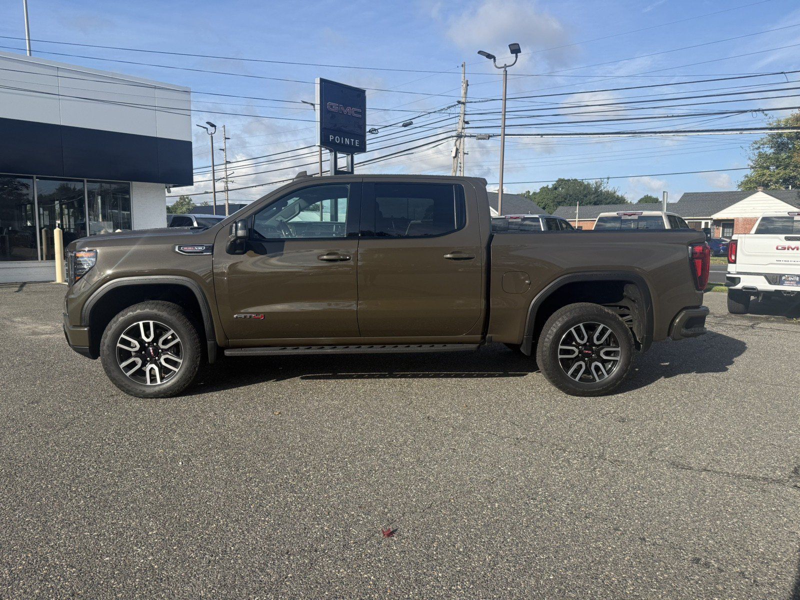 Used 2024 GMC Sierra 1500 AT4 w/ Technology Package AWD/4WD image 6