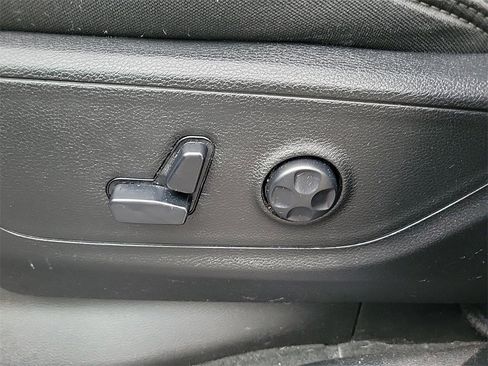 Used 2021 RAM 1500 Big Horn image 16