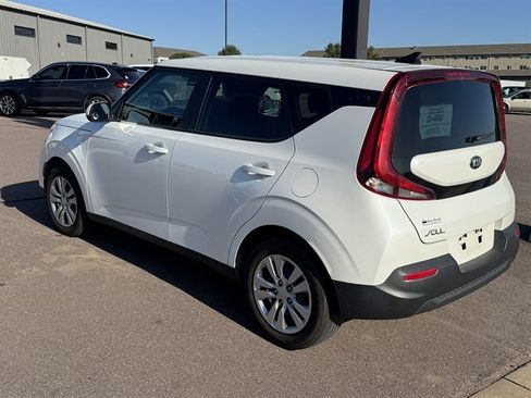 Used 2021 Kia Soul LX FWD image 5