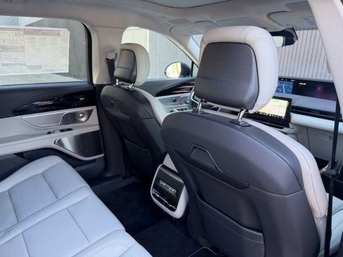 New 2026 Lincoln Nautilus Reserve image 24