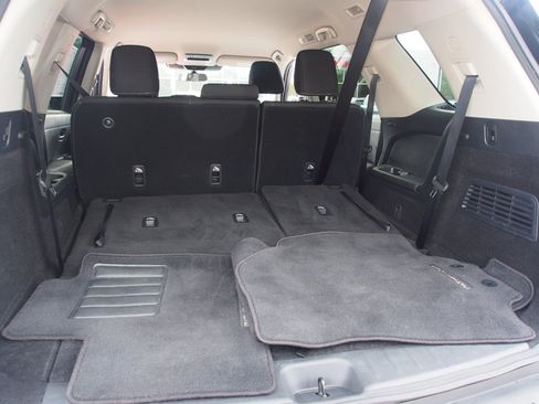 Used 2025 Nissan Pathfinder SV FWD image 17