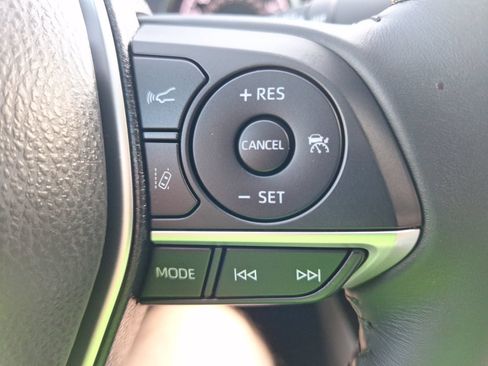 Used 2024 Toyota Camry XLE FWD image 19