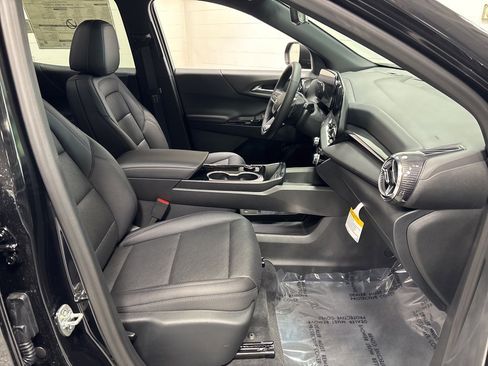 New 2026 Chevrolet Equinox LT w/ Convenience Package II image 10