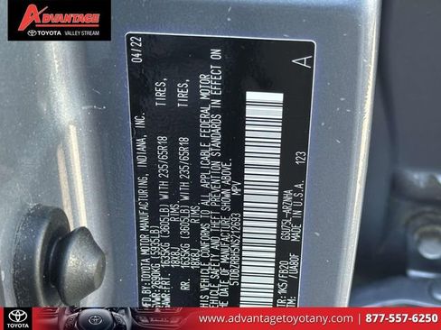 Used 2022 Toyota Highlander LE AWD/4WD image 22