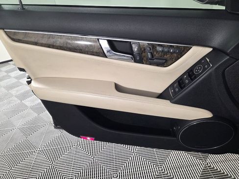 Used 2009 Mercedes-Benz C 63 AMG Sedan image 21