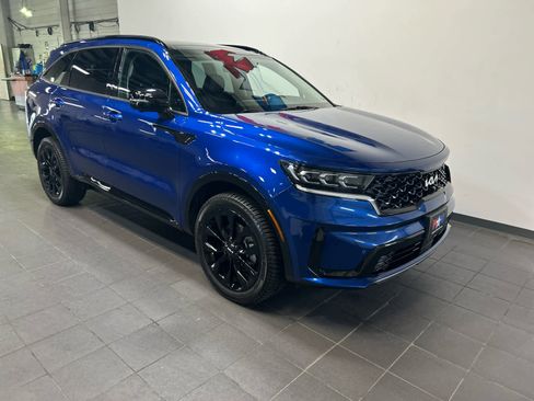 Used 2023 Kia Sorento SX AWD/4WD image 2