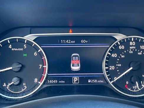 Used 2025 Nissan Sentra SV image 38