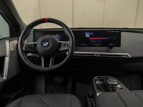 Used 2025 BMW iX M60 image 31