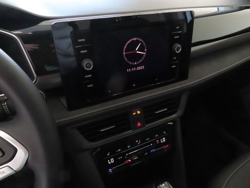 New 2026 Volkswagen Taos SE FWD image 18