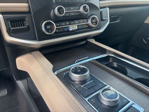 Used 2024 Ford Expedition Limited AWD/4WD image 44