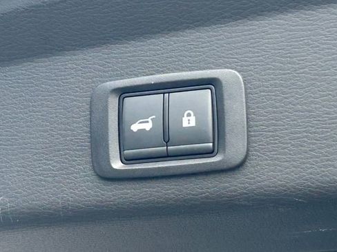 Used 2025 Mitsubishi Outlander 4WD Plug-In Hybrid image 36