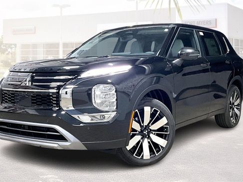 New 2026 Mitsubishi Outlander SE image 2