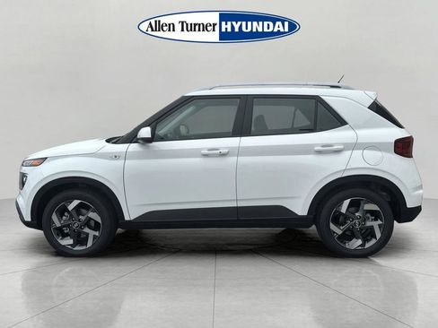 New 2026 Hyundai Venue SEL FWD image 4