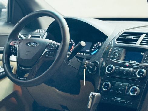 Used 2016 Ford Explorer FWD image 5