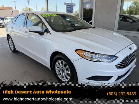 Used 2017 Ford Fusion S FWD image 1
