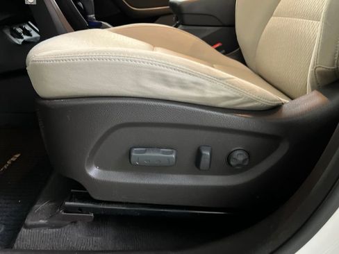 Used 2017 Hyundai Santa Fe SE image 55