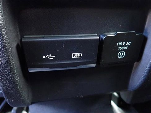 Used 2019 Jeep Cherokee Latitude Plus w/ Comfort/Convenience Group AWD/4WD image 11