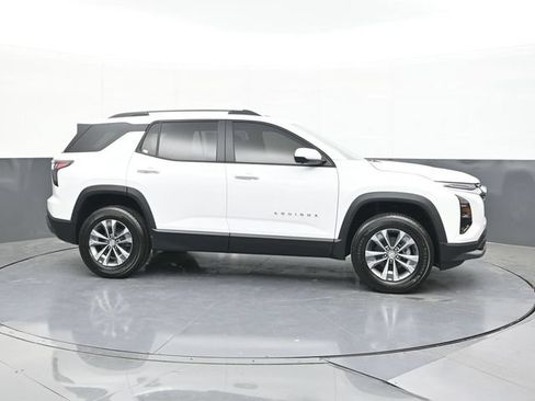New 2026 Chevrolet Equinox LT w/ Convenience Package II FWD image 13