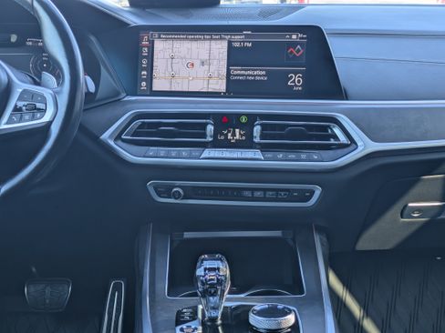 Used 2022 BMW X7 xDrive40i w/ M Sport Package AWD/4WD image 22