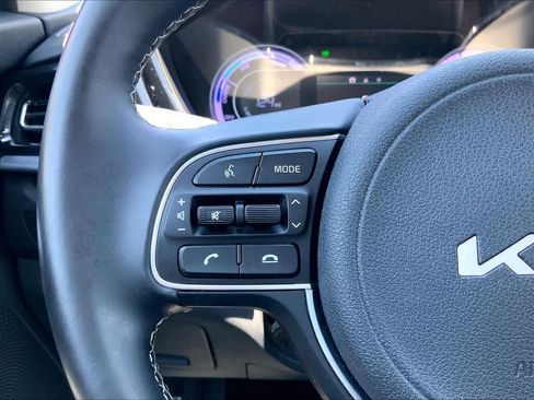 Used 2022 Kia Niro LXS FWD image 24