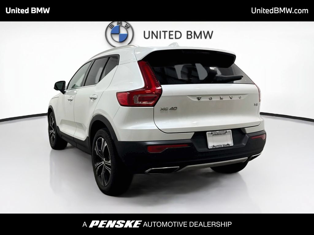 Used 2020 Volvo XC40 T4 Inscription w/ Protection Package FWD image 6