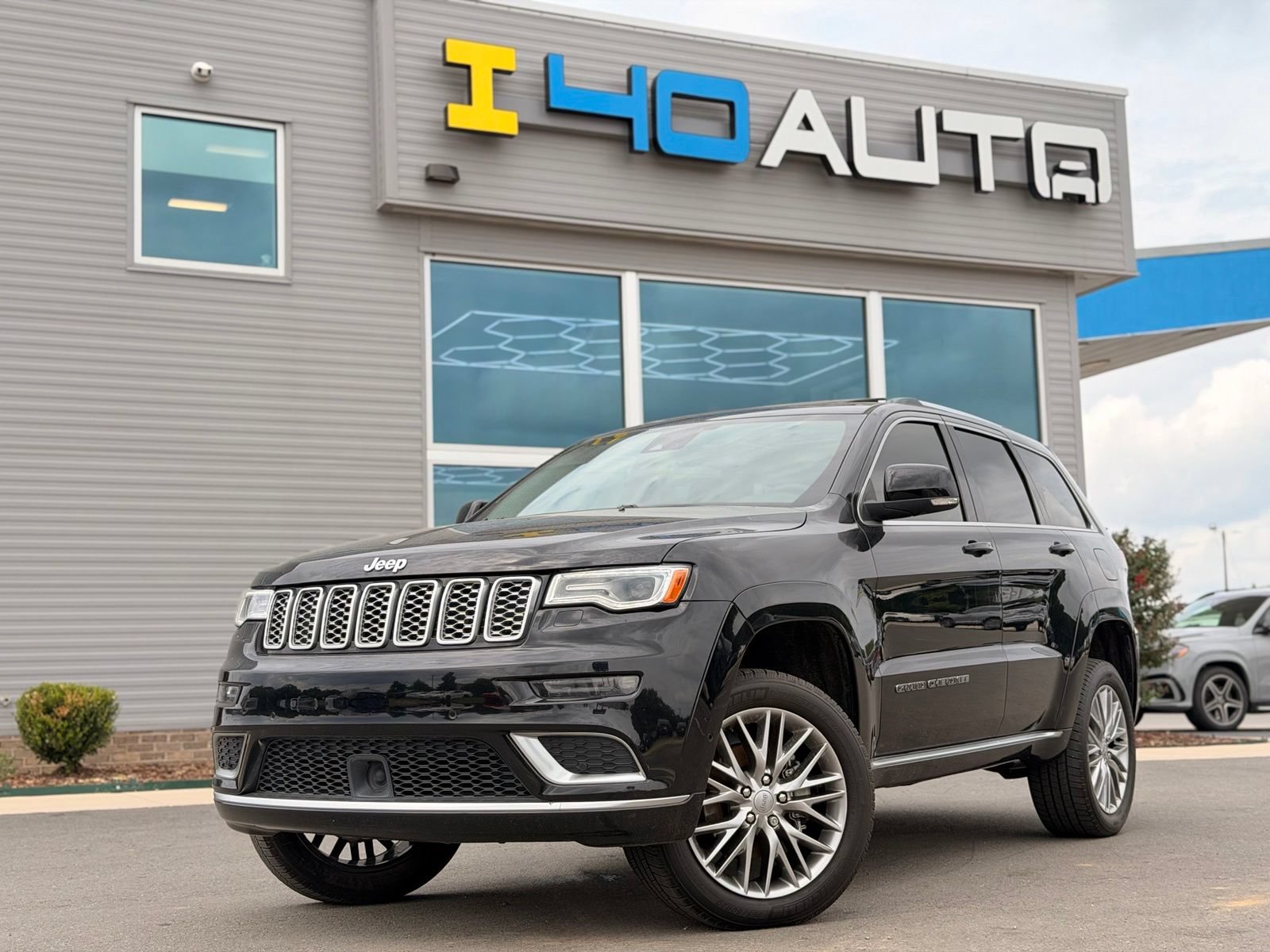 Used 2018 Jeep Grand Cherokee Summit w/ Platinum Series Group AWD/4WD image 1