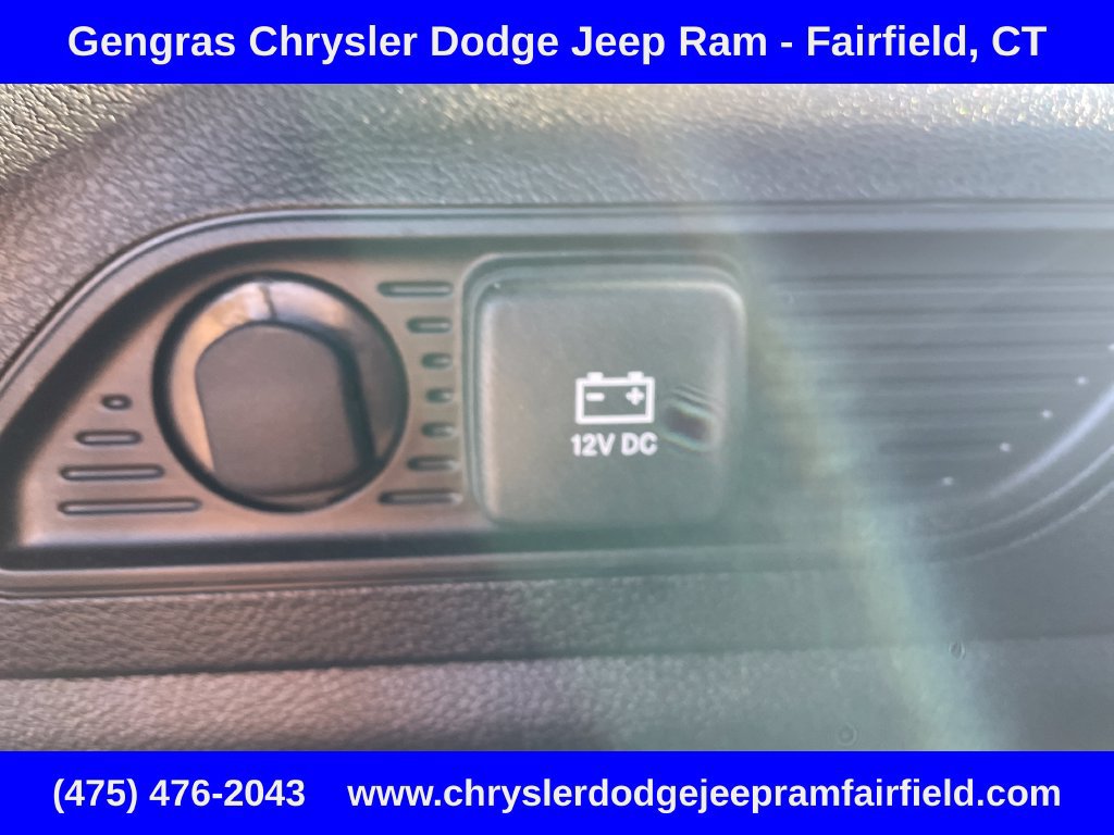 Used 2025 Jeep Grand Cherokee Limited AWD/4WD image 32