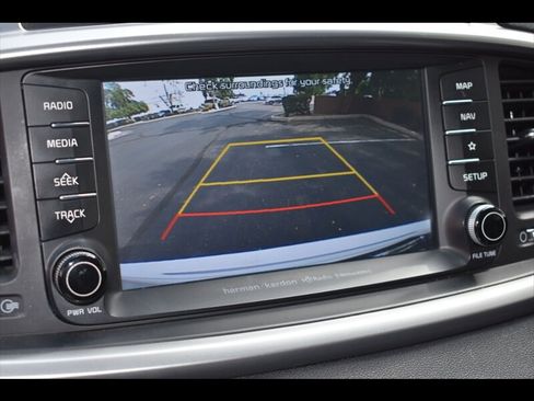 Used 2019 Kia Sorento EX w/ EX Touring Package FWD image 11