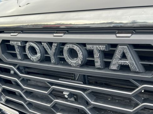 Used 2022 Toyota Tundra Platinum image 8