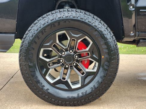 Used 2018 Chevrolet Silverado 1500 LT w/ All Star Edition AWD/4WD image 14