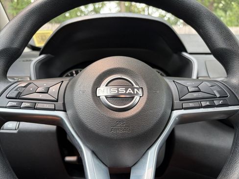 Used 2025 Nissan Altima 2.5 SV FWD image 28