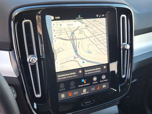 New 2026 Volvo XC40 B5 Ultra w/ Climate Package image 11