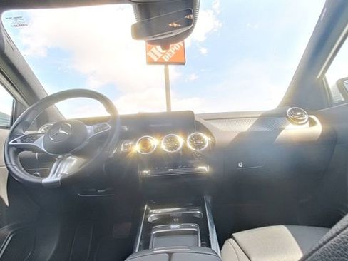 Used 2025 Mercedes-Benz GLA 250 image 23
