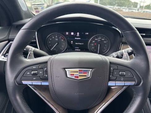 Used 2024 Cadillac XT6 Sport w/ LPO, Onyx Lite Package AWD/4WD image 28