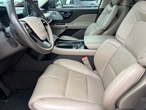 Used 2023 Lincoln Aviator Grand Touring w/ Equipment Group 301A AWD/4WD image 8