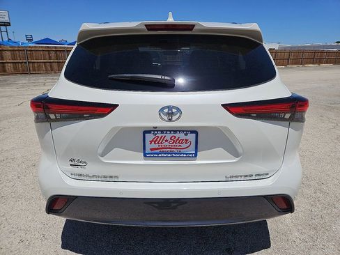 Used 2021 Toyota Highlander Limited AWD/4WD image 6