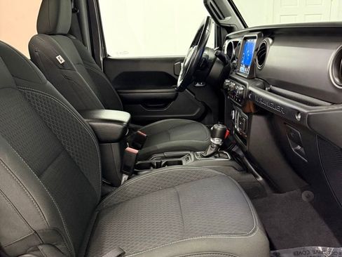 Used 2021 Jeep Wrangler Sport image 14
